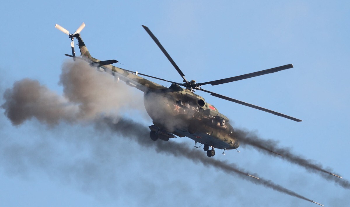 TimDMcNulty's tweet photo. Poland's Ministry of Defence reported on Tuesday that two Belarusian military helicopters violated Polish airspace during a training exercise, prompting Warsaw to increase its border troops. https://t.co/I4sACkxx5R