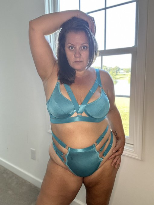 I absolutely love this new outfit. 🤍 What do you think? 😘  ⭐️💙 I still have a 50% off promo going on<a href="/tag/milf"class="tags"><span>#milf</span></a><a href="/tag/nationalgirlfriendday"class="tags"><span>#nationalgirlfriendday</span></a><a href="/tag/coup"class="tags"><span>#coup</span></a><a href="/tag/nationalgirlfriendsday"class="tags"><span>#nationalgirlfriendsday</span></a>