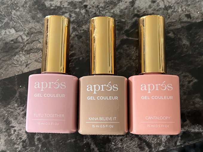 What colour should I do my nails ? 🤔 https://t.co/54dnRDdisN