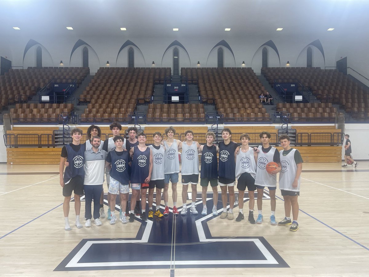 West Coast Elite Under Armour and Attitude of Gratitude invade the Ivy League and Yale today with former West Coast Elite Coach and future basketball star Matt Elkin Yale. Lets goooooooooo…
WCE = Bridge to Ivy League.