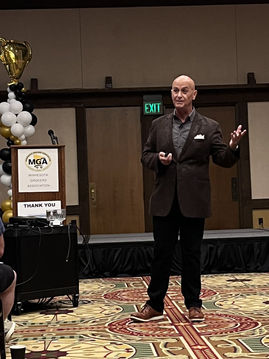 MNGrocers's tweet photo. Keynote Will Bowen led us in our final lap to a complaint free world.
#MGADrivenToSucceed #MNGrocers @WRBowen @ACFW60Million https://t.co/dDurgxClow
