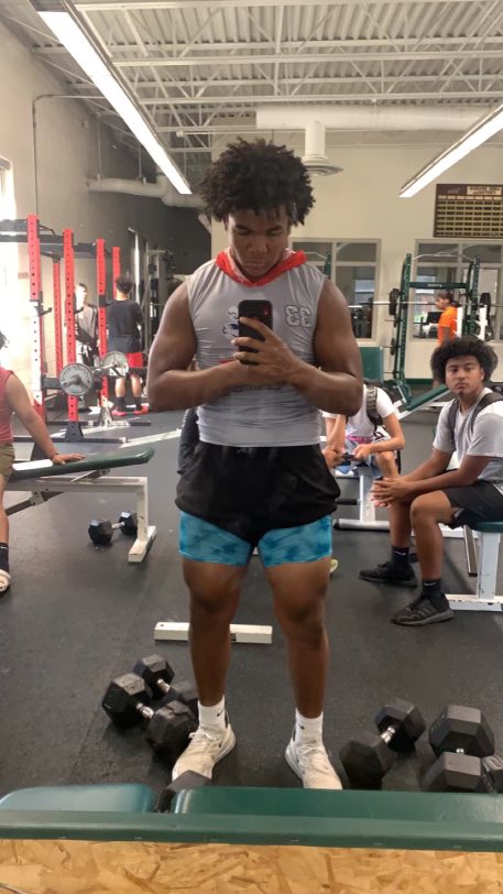 JosephCorley55's tweet photo. If your not putting in work there is no results!  #bewareof55 #countdowntotheseason #wavefootball https://t.co/AwCHg0pAzQ