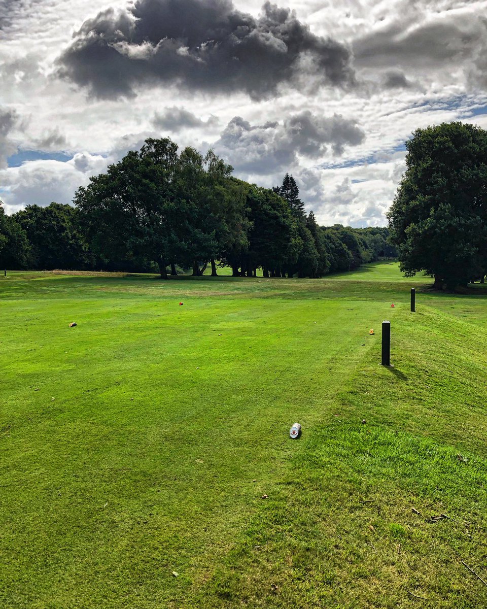 Miles_gkeeper's tweet photo. Eye spy something new 👀…? Clouds looking stormy too! #coursefurniture #new #stormy #teebox #ashfordkentgolfclub #norainday https://t.co/3SDEYFvNGN