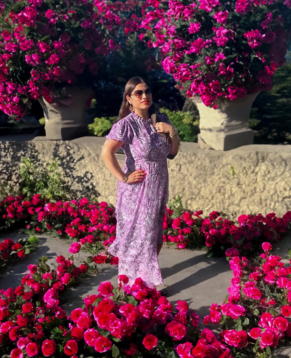 jasoberoi_group's tweet photo. 🌟 Happy 40th Birthday Arti🌹

To my loving wife who grows more and more beautiful by the day.  ❤️

#Happy40th #ForeverYoung #Soulmate #BirthdayLove #LoveOfMyLife https://t.co/R2uJxPPCIK