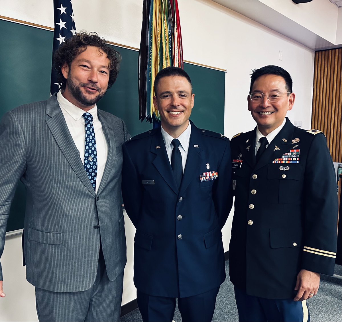 Happy to put on my uniform again to help promote our friend and colleague <a href="/IanJStewart3/">Ian J. Stewart</a> to Colonel in <a href="/USAFMedicine/">Air Force Medicine</a>!

Congrats!