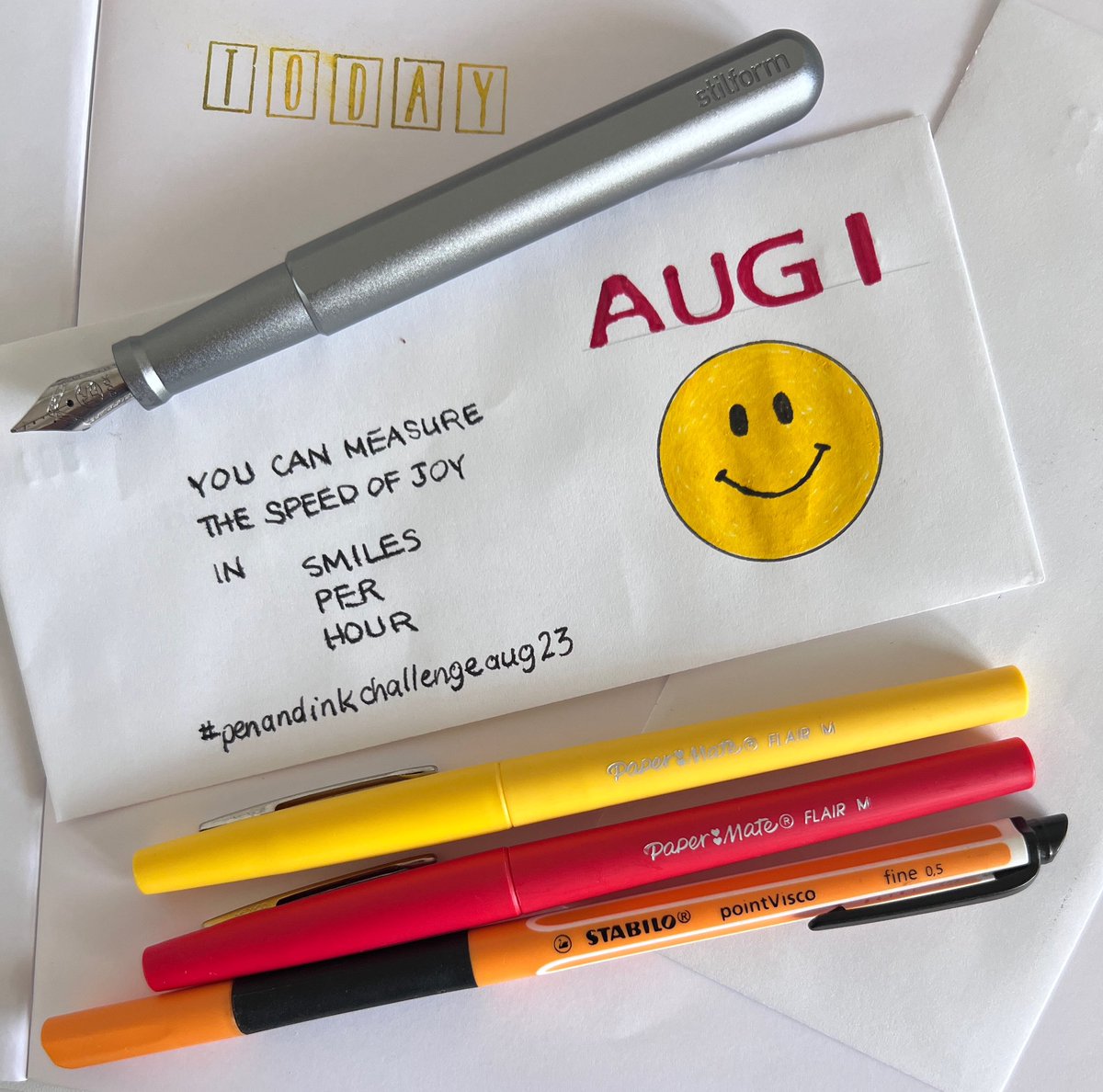 _itsJamesD_'s tweet photo. #penandinkchallengeaug23
#smile

#stilform
#papermate
#stabilo https://t.co/fXsRE0pJtL