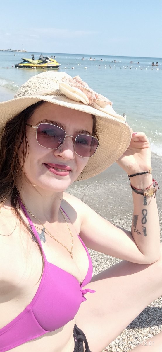 GnlBas1's tweet photo. #Hayatta en büyük #zenginlik; #mutlu bir #aileye #sahip #olmaktır.🦋☀️🌊❤️🧿🥰 https://t.co/ZtHrgqLuVw