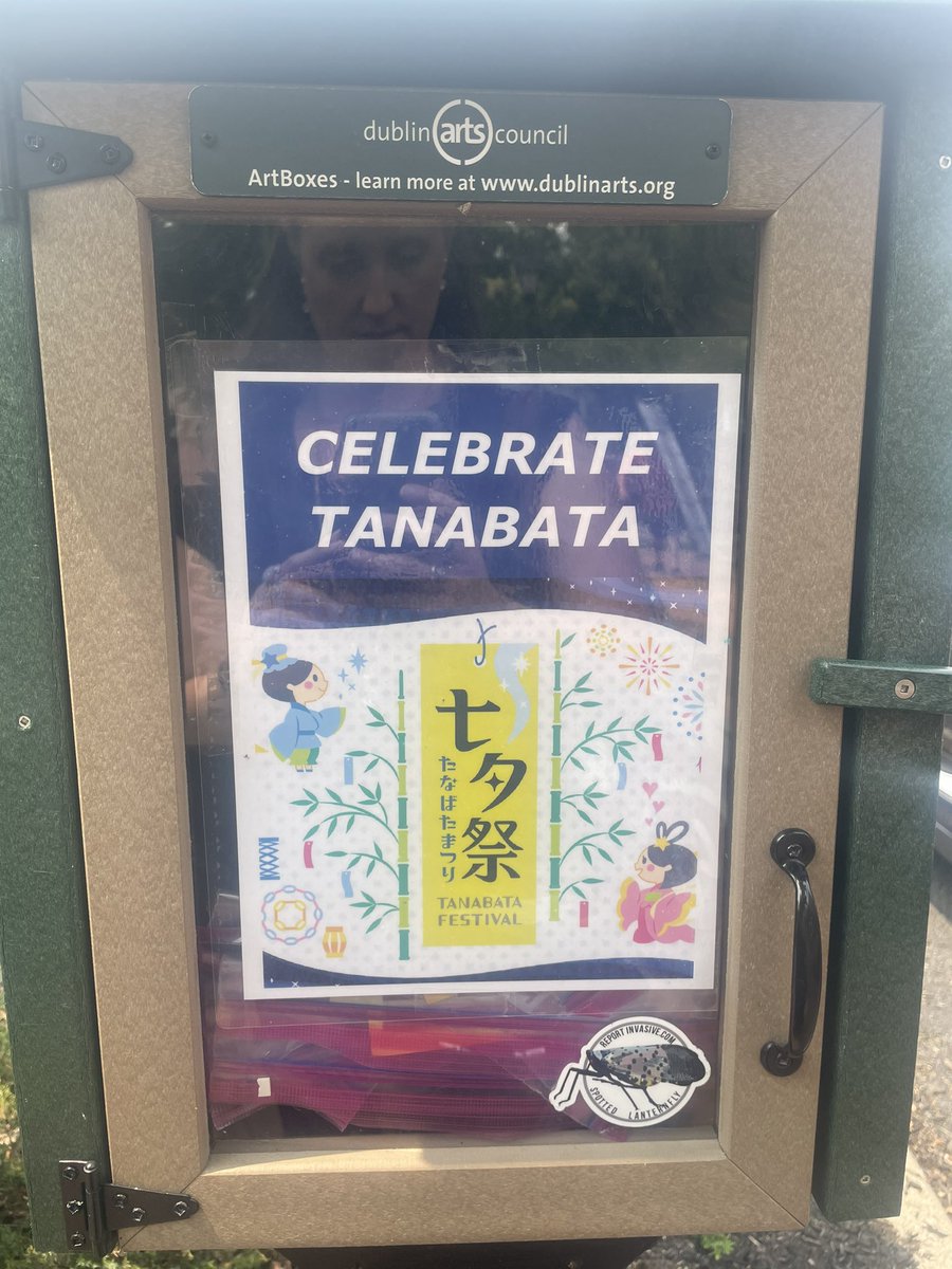 PrairieStylFile's tweet photo. Things I’ve searched for (and found) in @VisitDublinOhio today: 
1. #PublicArt
2. #Fairydoors (with lots of help from fellow searchers)
3. ARTboxes (like Little Free Libraries for art projects—so cool)
4. Riverboxes (#geocaching + public art)
#SoDublin #PressTrip #SlowTravel https://t.co/alXHImVYj3