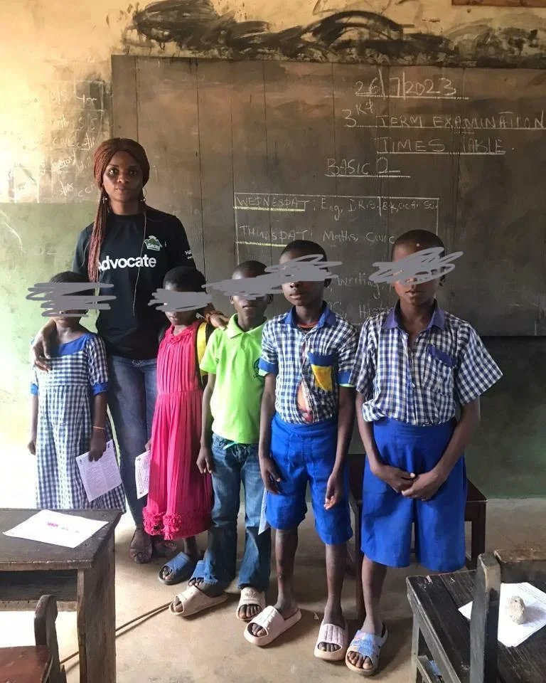 tayomala's tweet photo. What a good way to start the month, a dear friend just paid in full for 4 of our indigent children. The children can joyfully ride through 2023/2024 Academic session without worry for Educational materials
We have 36 children to go, please support us with N30,000
#help #children https://t.co/y7gtpZy5oN
