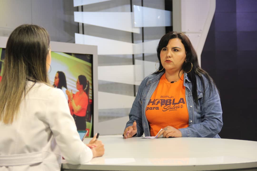 Directora General de <a href="/Ofic_Inamujer/">Inamujer</a>, Gabriela Gutiérrez, en el programa "Punto de Encuentro": Esta campaña se crea para concientizar sobre la violencia de género, además de difundir los 25 tipos de violencia establecidos en la ley.

#SúperBigoteEnAcción 
#VTVEsNuestroPana