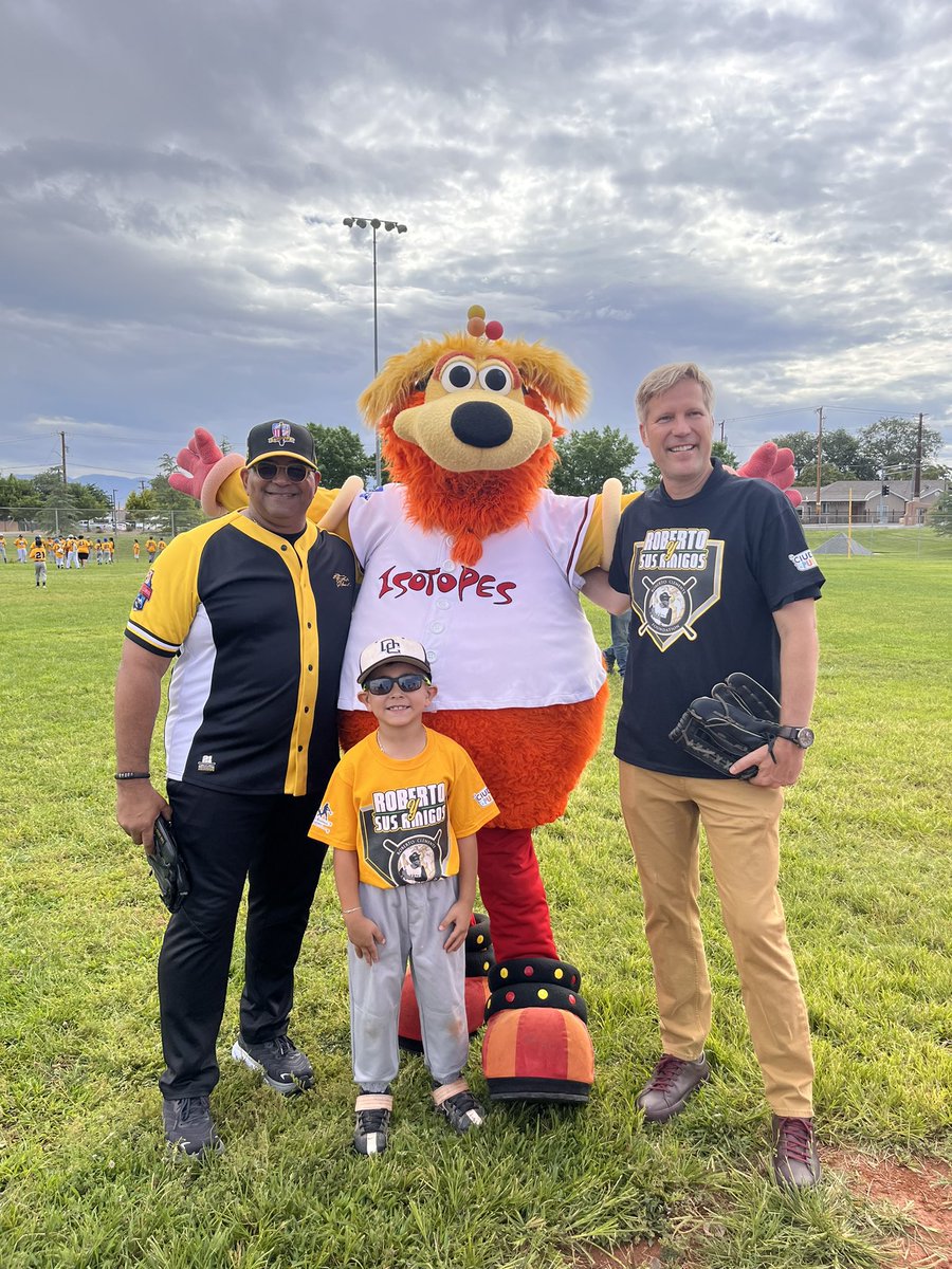 Orbit_Isotopes's tweet photo. Popped in this morning at the Roberto Clemente Foundation Youth Baseball Clinic ⚾️ #IsotopesInvolved https://t.co/1vdI4BIkwB