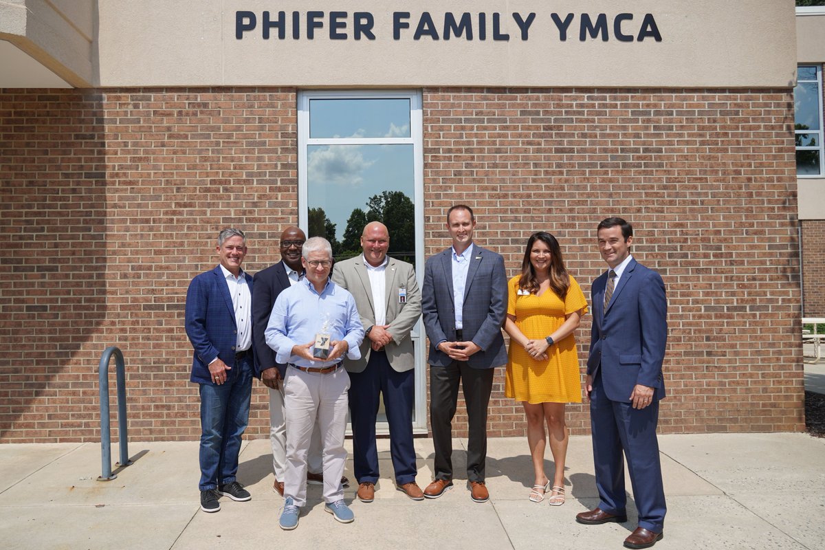BurkeCoSchools's tweet photo. Superintendent @MikeMswan had the opportunity today to share with @patrickmchenry about the great partnership we have with @ymcacv. We also enjoyed a luncheon hosted by @theburkechamber on the campus of @WPCC_Pioneers and their new Construction Trades Solution Center. https://t.co/rAi9i5O3gn