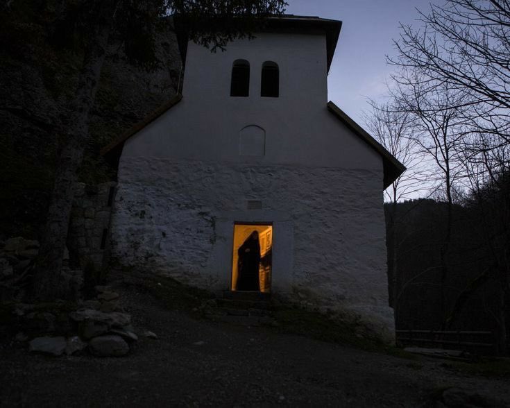 lavitalenta's tweet photo. "Go sit in your room, and your room will teach you everything." - Saint Moses the Black https://t.co/rLDHQHE0Rq
