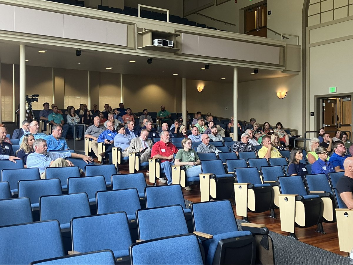 SavannahSappTV's tweet photo. Sen. Tuberville is at Snead State Community College in Boaz this afternoon discussing the Farm Bill. 

Hear his comments tonight at 4:30, 5, and 6! https://t.co/kikJiBditD