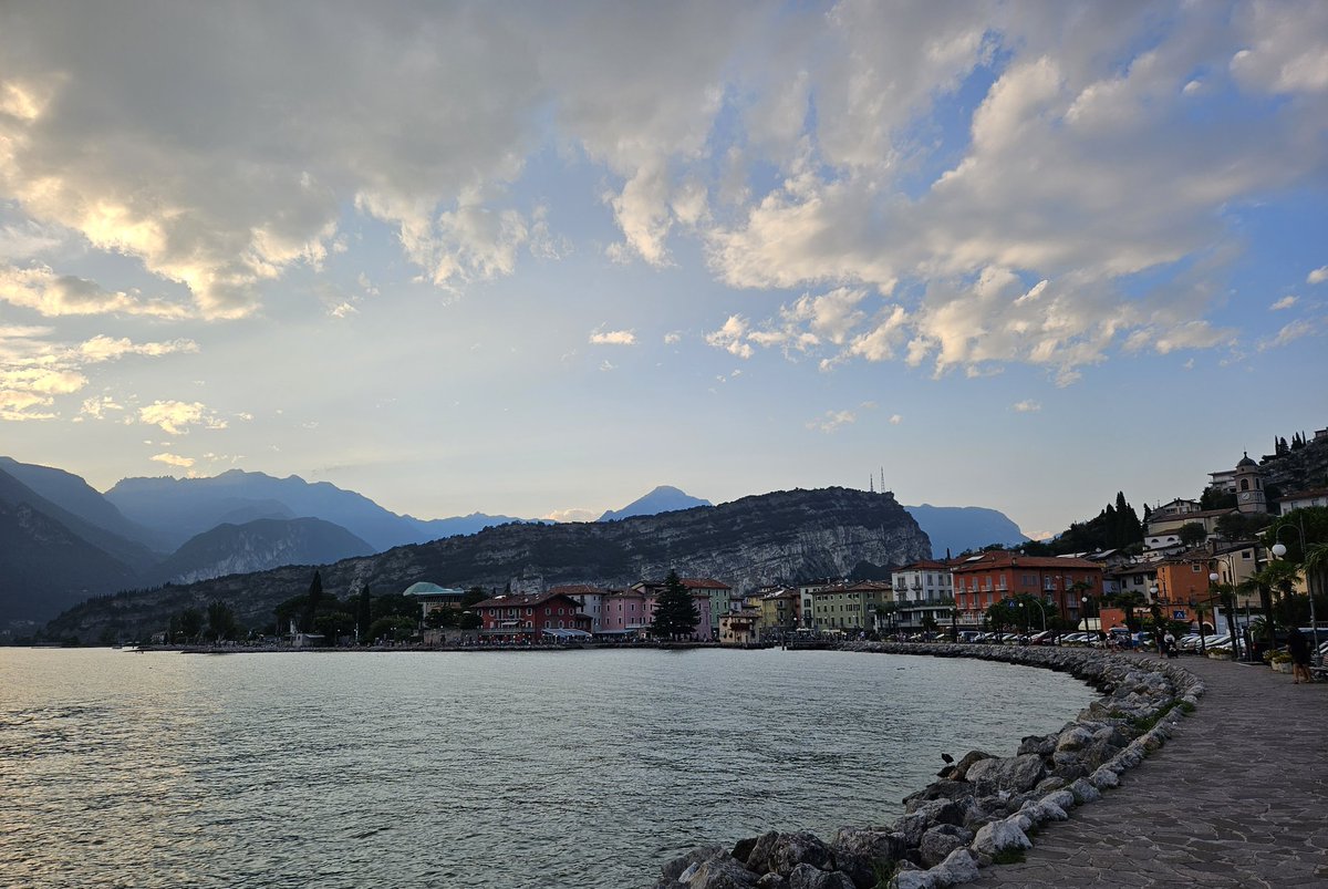 ManniTaal's tweet image. 🇮🇹 #Torbole 😍

#LagodiGarda #Trentino #Italia