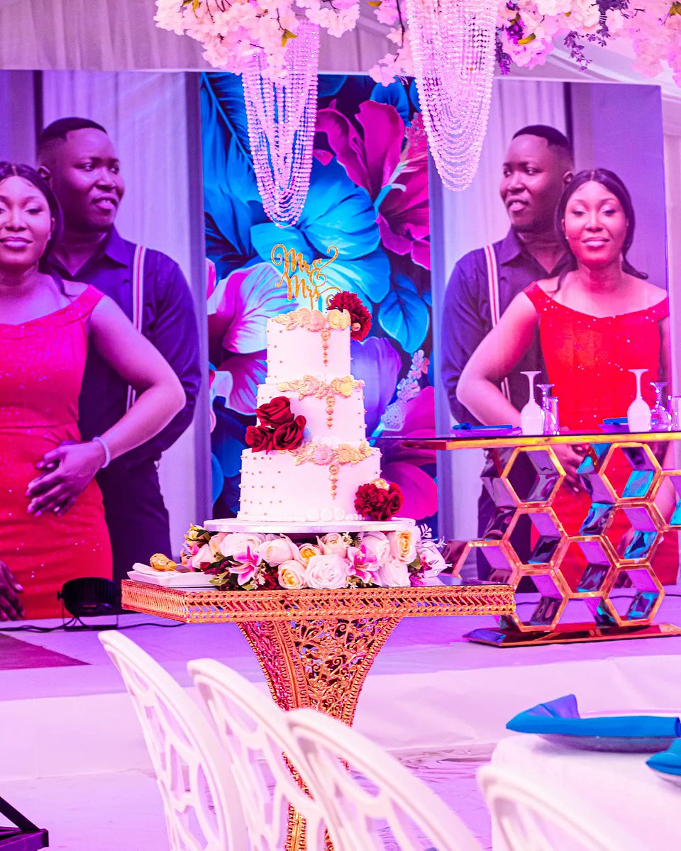 klassic_bites's tweet photo. The Cake 😍...
#klassicbites😋
#linkup for all your yummy treats on 0555077589 .
#weddingcake #newpost #cake #pastrychef #process #cakedecorating #newpost #cakes #wedding #ghanacakes #roundcakes #hocakes #cakesinho https://t.co/9NymXQwzpF