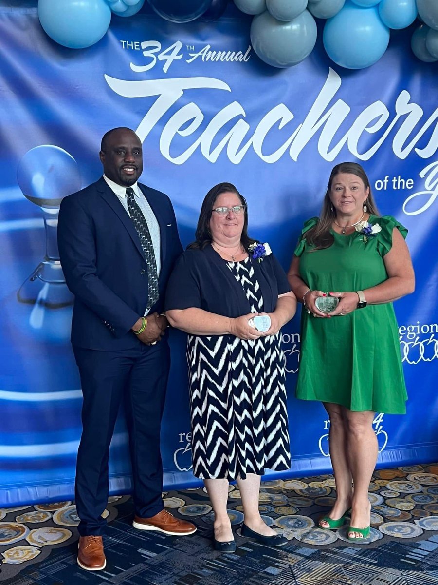 Congratulations to our district teachers of the year! HES’s own Mrs. Collins was recognized today by <a href="/Region4ESC/">Region 4 ESC</a> at the Regional Teacher of the Year Ceremony and Luncheon. <a href="/HempsteadISD/">Hempstead ISD</a>