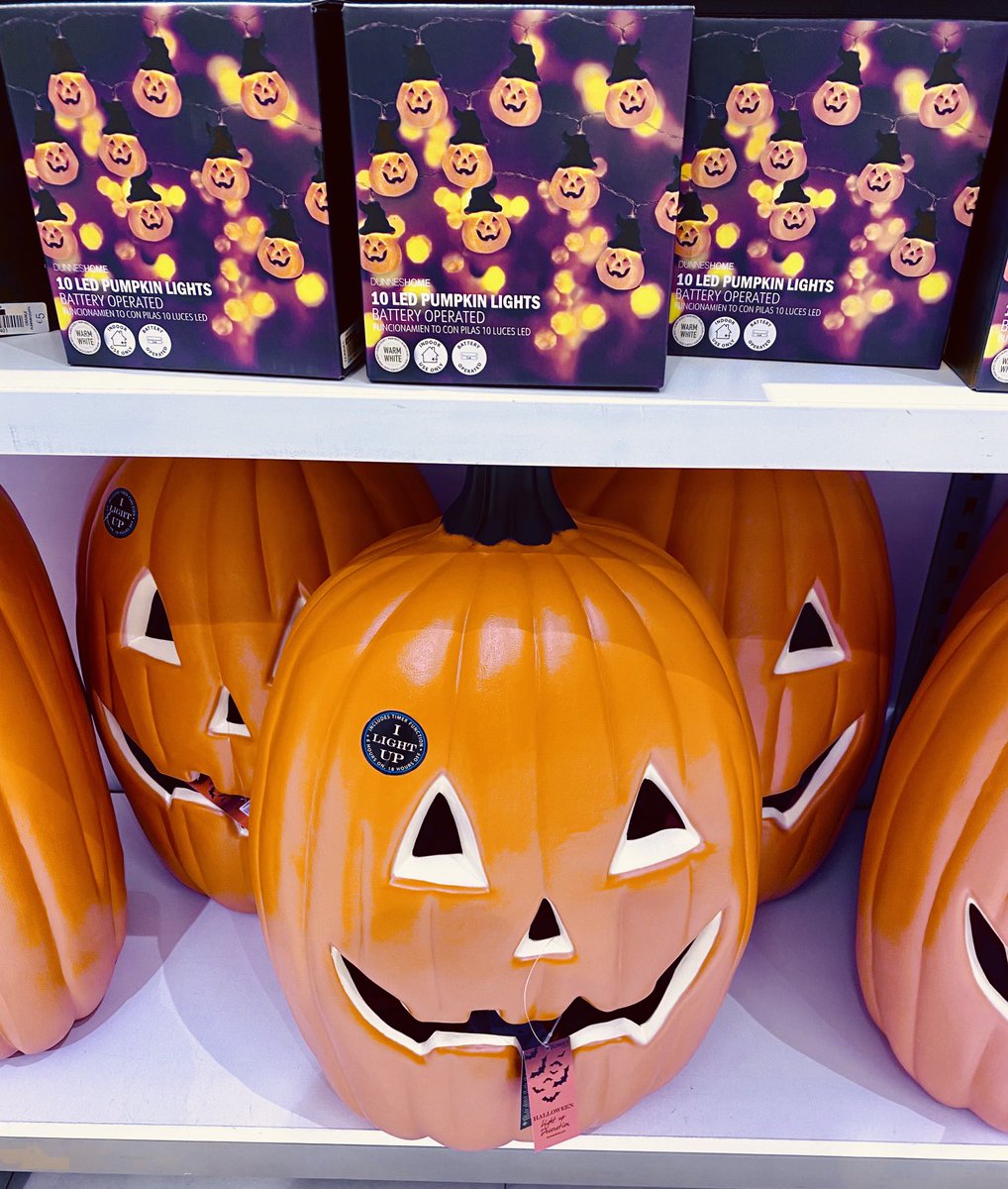 paulawilliamss's tweet photo. No. Too soon. #NotHalloween https://t.co/g0MgsDQF4N