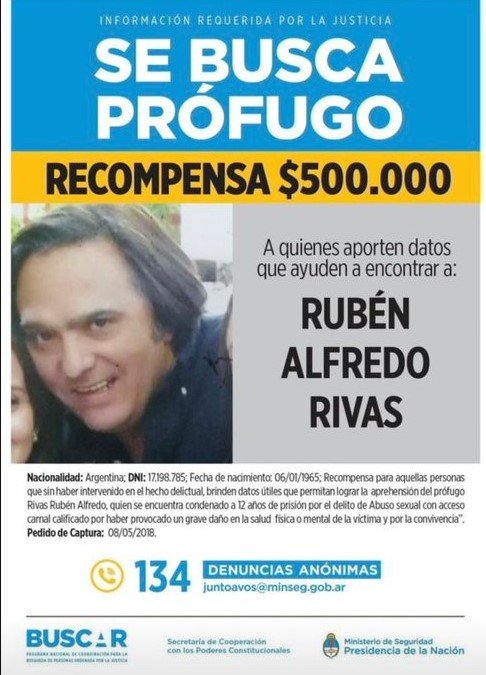 desaparecidaorg's tweet photo. Rubén Alfredo RIVAS, D.N.I 17.198.785, está #PROFUGO por el delito de violación reiterada contra su propia hija menor, en #Tigre, provincia de Buenos Aires. Hay una Recompensa de $500.000.- por encontrarlo. Avisar al ☎️134 .  Reserva de identidad https://t.co/rTAfcyLOxk