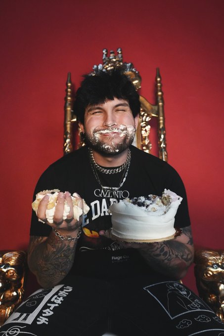 Birthday drop for my merch 🫶   https://t.co/RrMrAC426H https://t.co/CucBxrsGBJ