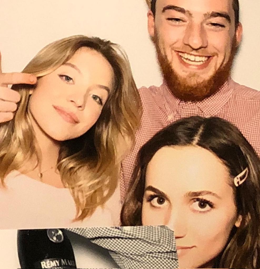iamyolarivas's tweet photo. Sydney Sweeney vía instagram. https://t.co/kd0l2DTGs8