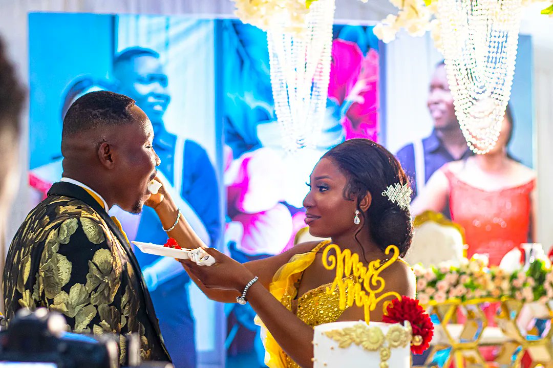 Our Beautiful Couple 💑 💞
 #klassicbites😋
#linkup for all your yummy treats on 0555077589 .
#weddingcake #newpost #cake #pastrychef #process #cakedecorating #newpost #cakes #wedding #ghanacakes #roundcakes #hocakes #cakesinho #bakersinho #celebration🎂