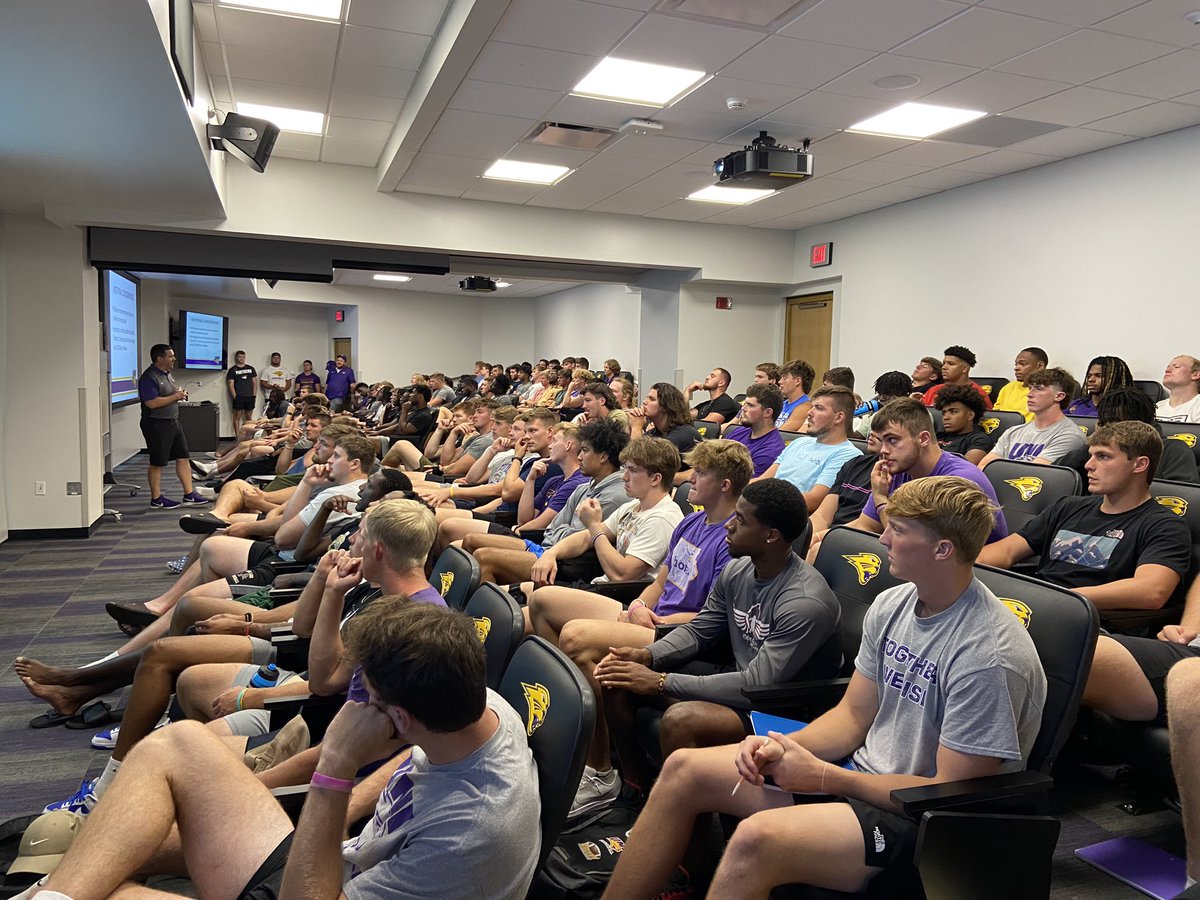 UNI Football tweet media