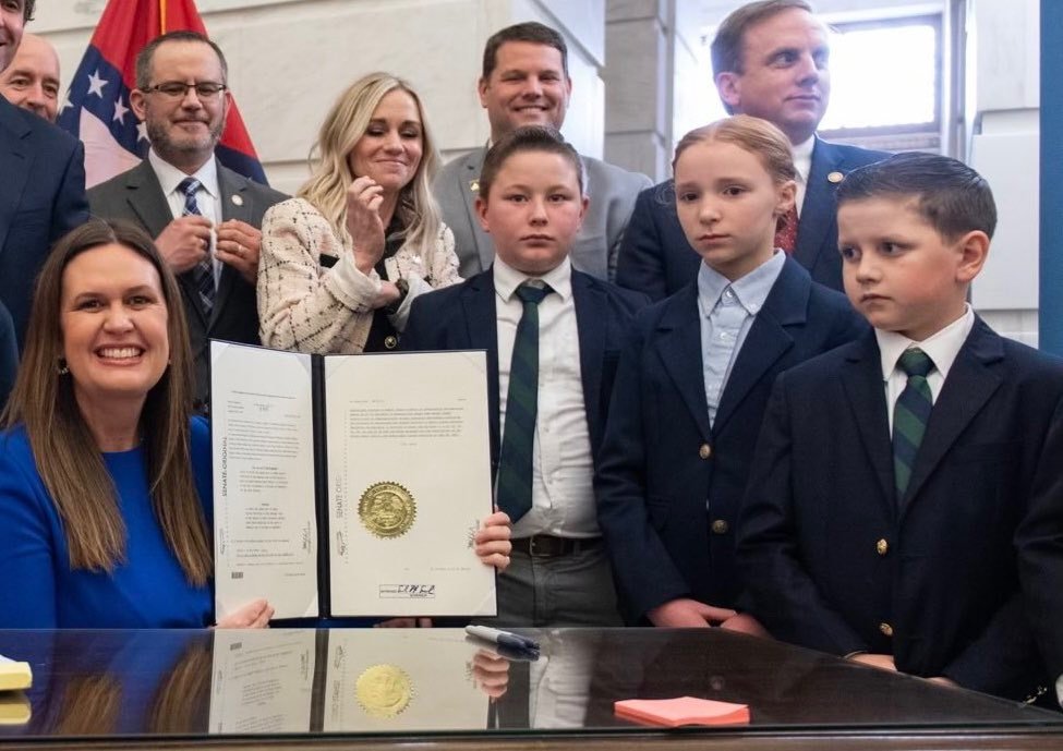 Arkansas Governor Sarah Huckabee Sanders’ new child labor law just took effect— starting today, young children no longer need a work permit to get a job in Arkansas.

🔗arktimes.com/arkansas-blog/…