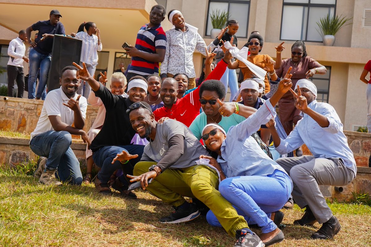 “In the Village, when you are staff, you are also family. Our job is not to transform the kids, but rather to plant seeds of transformation.” – Nelly Umulisa Rurangwa, ASYV Staff Psychosocial worker

Thank you to all our staff members for a great year! #FamilyTime #SummerVibes