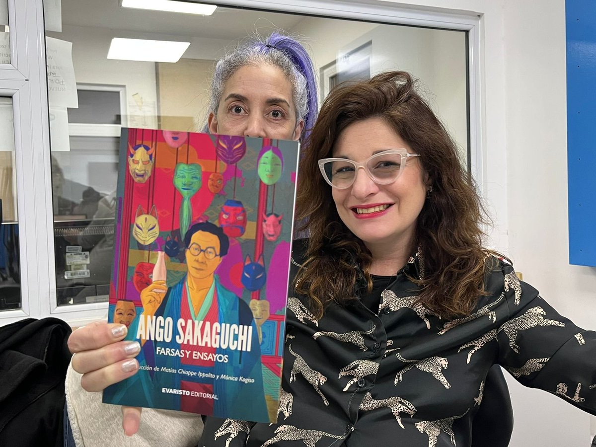 #Ahora en #PerdidosEnElEspacio🚀 en el #MOMO 

👉<a href="/RoxArtal/">Roxana Artal</a> vino de visita al #MOnoambienteMOlero y trajo la última novedad de <a href="/EvaristoE/">Evaristo</a> :“Farsas y ensayos”, del escritor japonés Ango Kakaguchi.

💻provinciaradio.com.ar