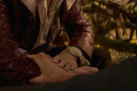 girldadlogan's tweet photo. For your consideration: hands 💕
#witcherspoilers https://t.co/CLdqJTj7Br