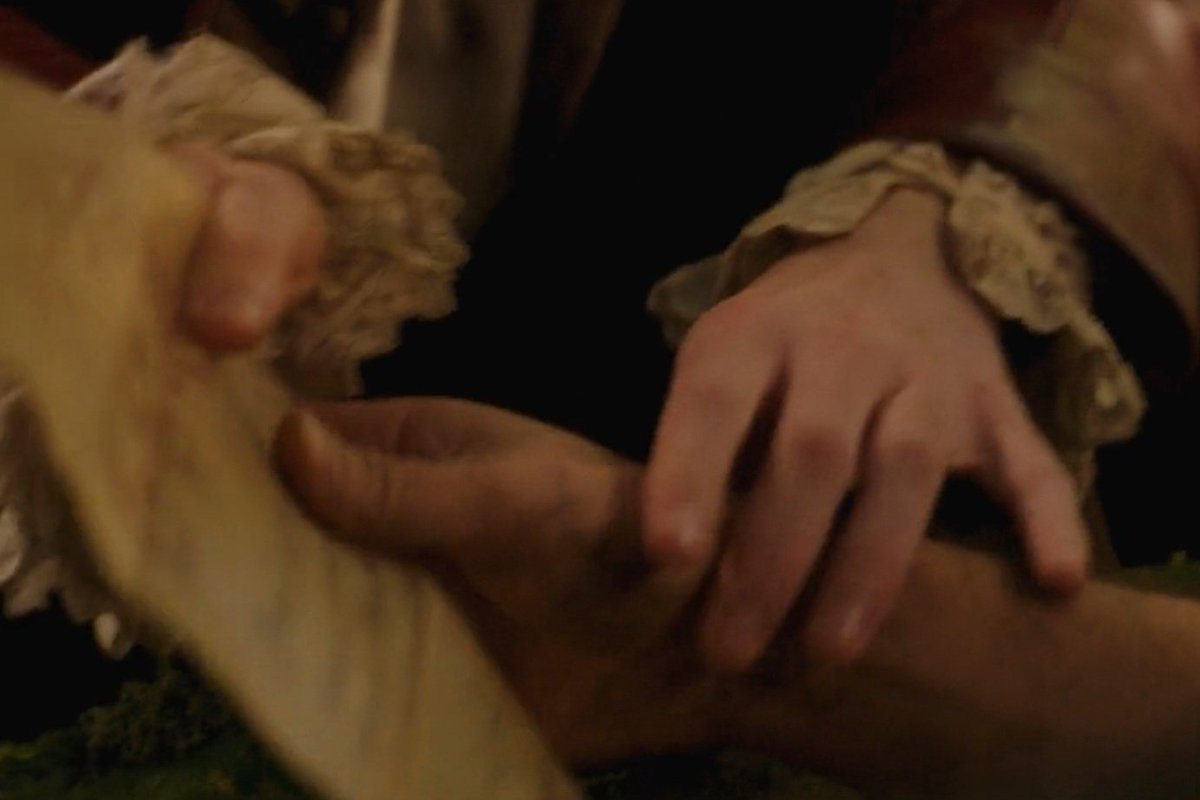 girldadlogan's tweet photo. For your consideration: hands 💕
#witcherspoilers https://t.co/CLdqJTj7Br