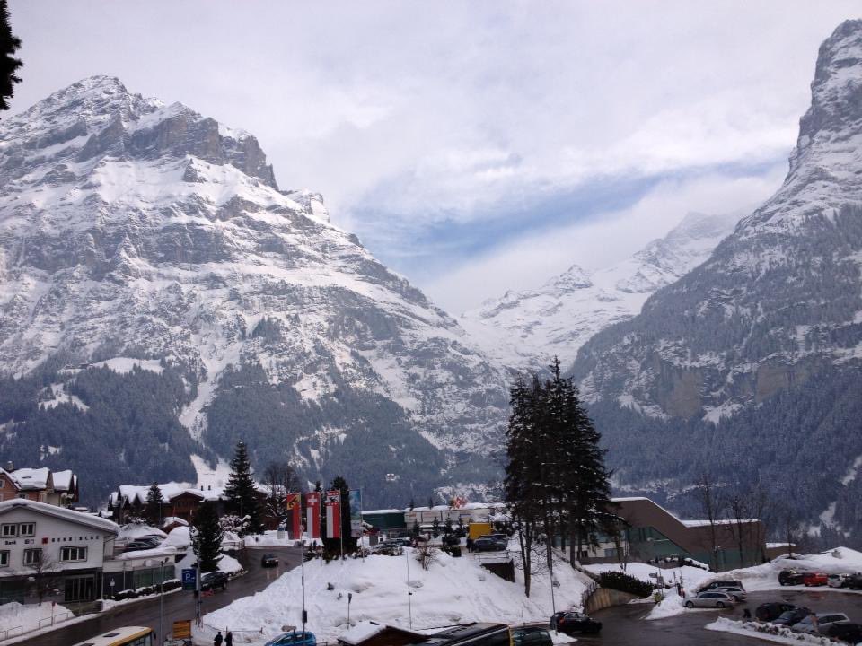 garduceltd's tweet photo. Happy #SwissNationalDay to our friends, old colleagues and clients en Suisse!🇨🇭 

Here’s a throwback to a chilly visit in Grindelwald ❄️ 

#August1 #août1 #Switzerland #enSuisse #myoldhome #jetemanque https://t.co/IjVJCb1HXI