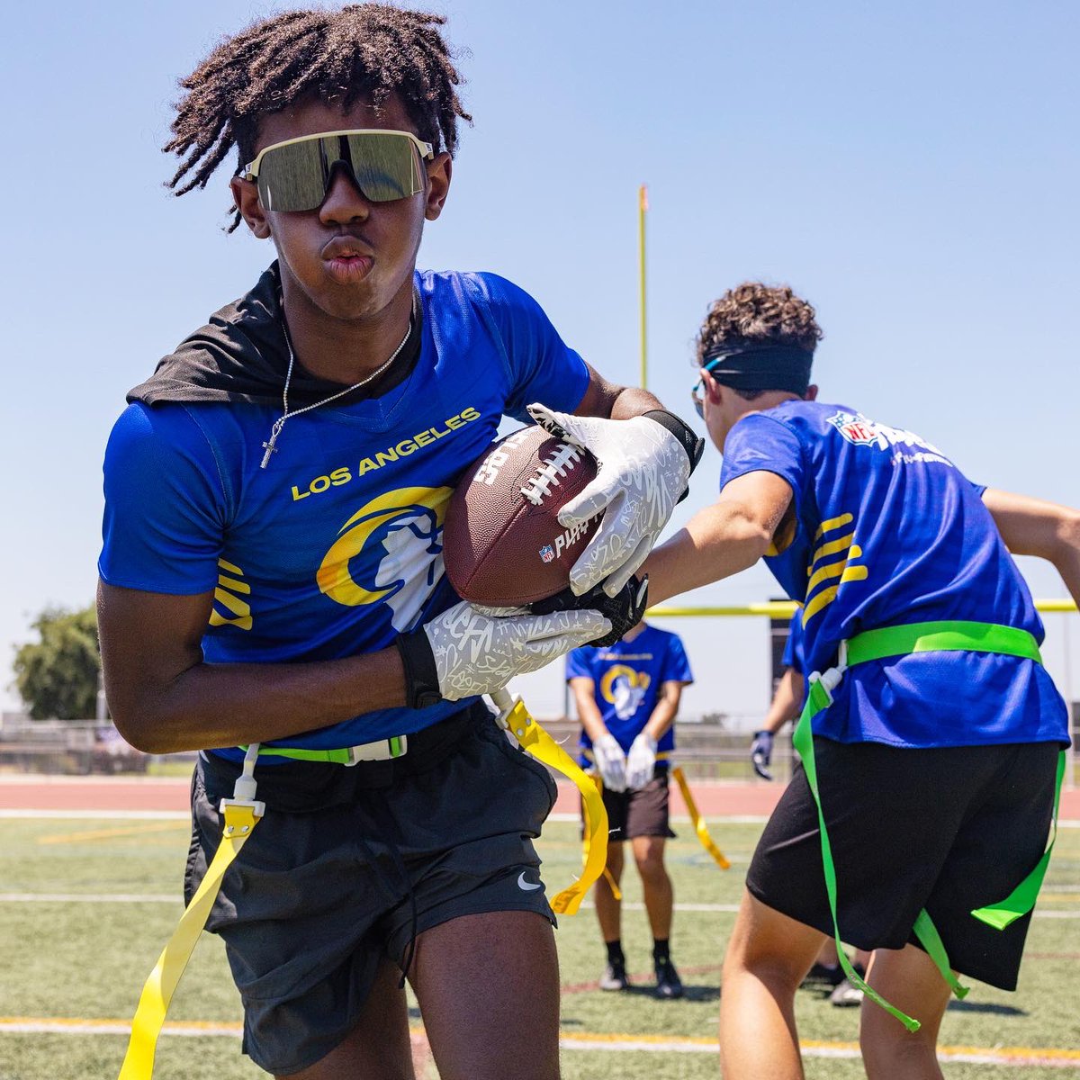 NFLFLAG's tweet photo. 🚨🚨🚨 @Oakley x @NFLFlag 🚨🚨🚨

Announcing the newest partnership btw two global sport brands, building upon the shared mission of inspiring &amp; enabling athletes around the 🌎 to see the game differently, play the game differently &amp; #MoveTheGameForward, both on &amp; off the field. https://t.co/xzxYY9GqLA