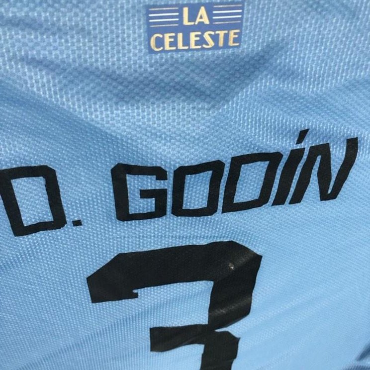 xtian826's tweet photo. ¡Atentos a este presente de "El Faraón"! 💙

Amablemente nos llegó la camiseta 🇺🇾 de @diegogodin autografiada que estaremos sorteando este próximo viernes.

Aseguren su lugar comprando con este link de Mercado Pago (valor $ 200)
https://t.co/Wqd0BhVDgX

#TODOSxBRUNA #Godin #URU https://t.co/RFtGfGajfr
