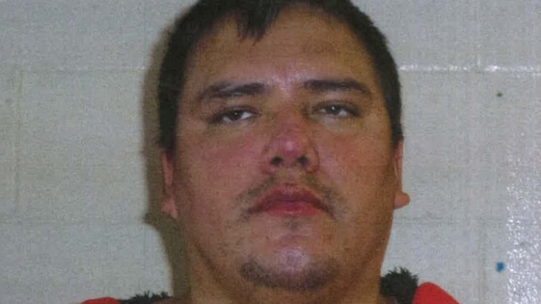 vicpdcanada's tweet image. Officers are expanding our search for wanted man Ajai "Mike" Richardson as he has contacts in Nanaimo (#YCD) &amp;amp; the lower Island. If you see Mike, do not approach him &amp;amp; call 911. If you have info call (250) 995-7654 ext 1. #yyj | vicpd.ca/2023/08/01/off…