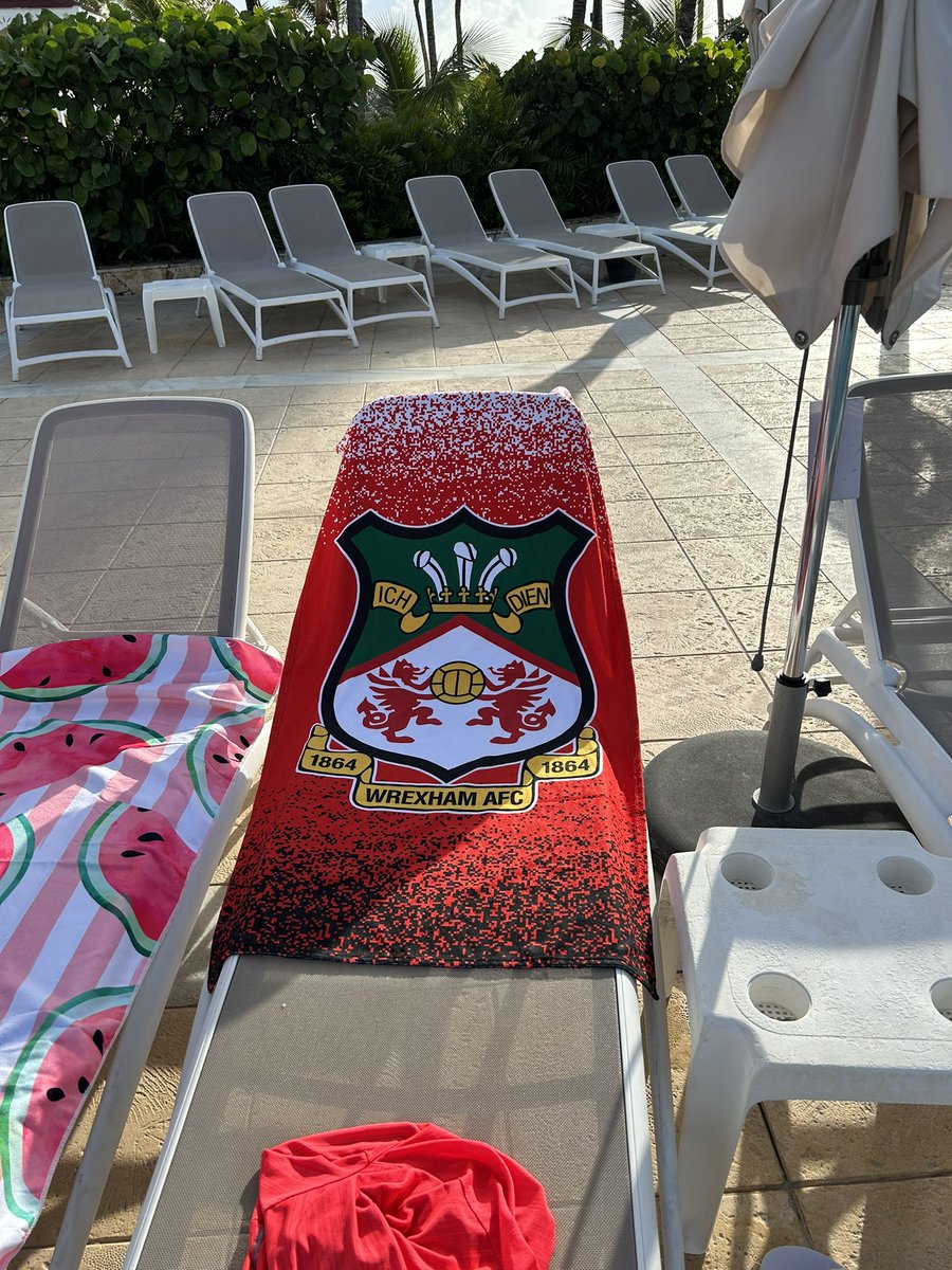 Reds on Tour in the Dominican Republic 🇩🇴 🔴  #UTST <a href="/Wrexham_AFC/">Wrexham AFC</a> <a href="/VancityReynolds/">Ryan Reynolds</a> <a href="/RMcElhenney/">Rob Mac</a>