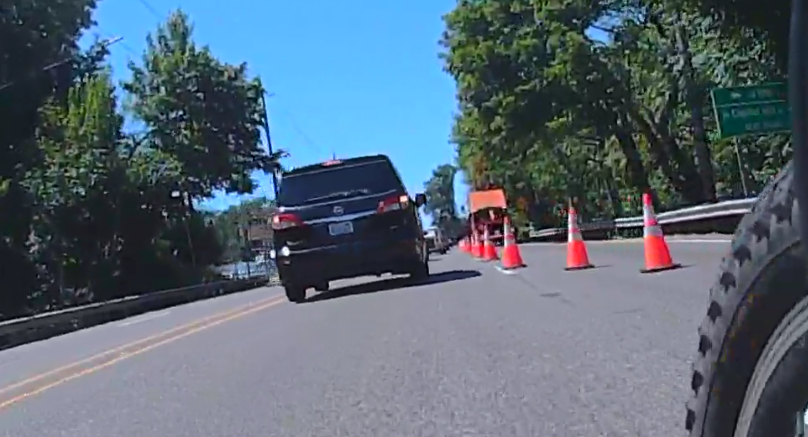 enobacon's tweet photo. Not only has @PBOTinfo failed to educate crews about how to setup a line of cones for a bike lane, they have also failed to take any action on behalf of people on #pdxBikes after the #WorkzoneWTF was reported twice (now 3x.)  There's plenty of space here, this is just negligence. https://t.co/G7xJ9bxfta