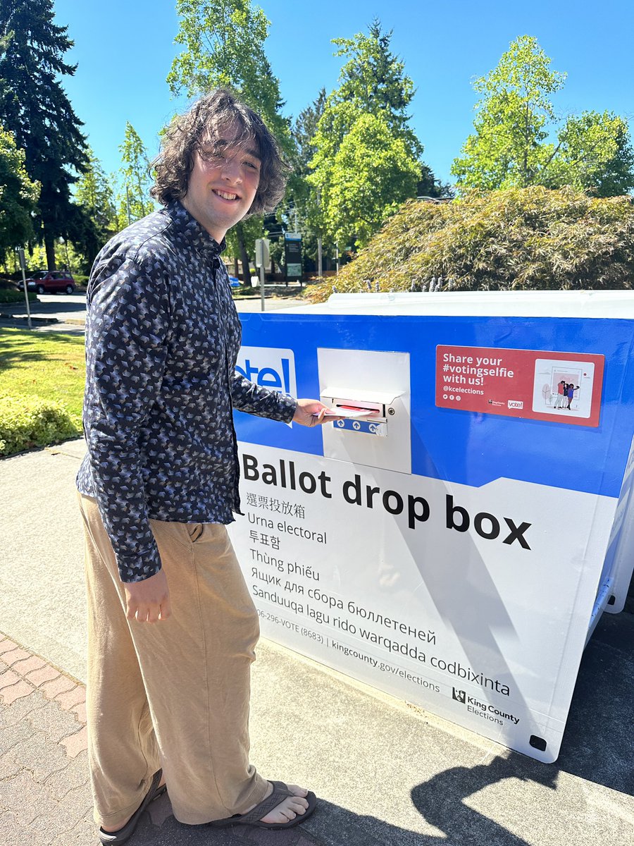 sarahrmurdoch's tweet image. Voted! 
If you live in Seattle D5, please get out and vote Lucca Murdoch Howard! He’d be the youngest city councilor ever!