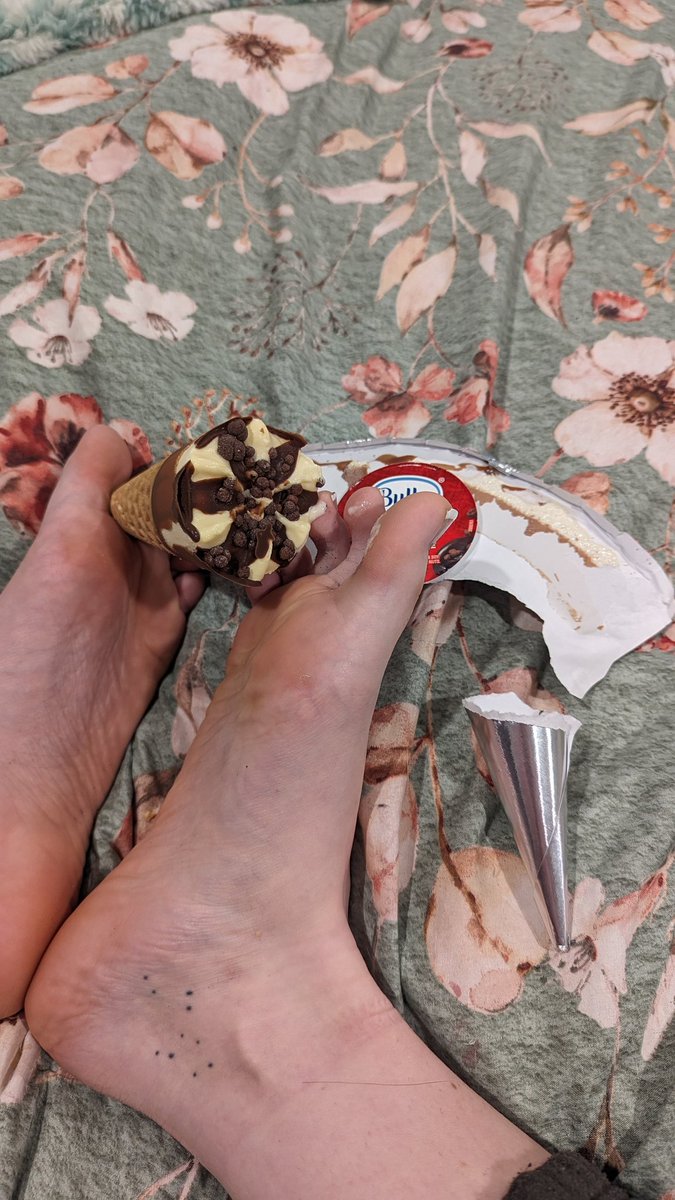 RATR_Feet's tweet photo. Ice cream anyone? 😏😉
Still 50% off ✨🔥☔😜
https://t.co/HxKKAhsYsD
#feet #feetpic #feetfethish #feetcontent #feetpicsforsales #feetseller #feetfetiche #foot #FOOTFETİSH #footfetısh #onlyfans #onlyfanspromo #icecream #lickmyfeet #serveme #onlyfeet #australianfeet #feetcream https://t.co/3FYZVSoaAW