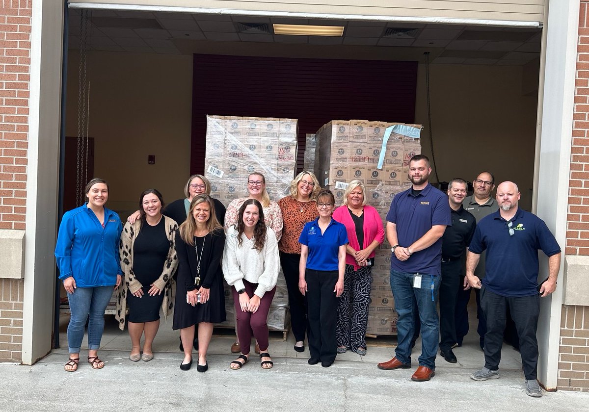 wernerlogistics's tweet photo. Werner Final Mile was proud to make a difference in the community today! The team helped transport a substantial last-minute donation for @access_period. 

Access Period helps provide free menstrual products to anyone who needs them in Omaha and the surrounding areas. https://t.co/Ce4mAq1aeq