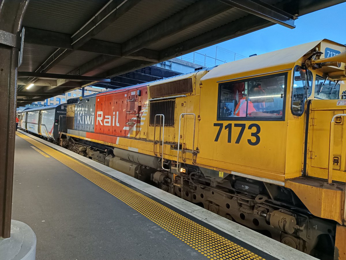 WORLD_of_nyanko's tweet image. LCCだけで荷物7kgの旅(24日目)

今朝は早起きしてNorthern Explorerでオークランドへ移動。

わしゃこれに乗るのを楽しみにしてたんじゃ♪

#NorthernExplorer