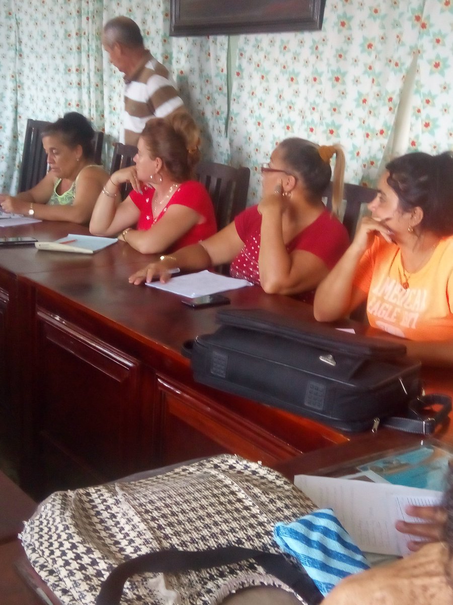 comunales_jg's tweet photo. Se realiza consejo de dirección en servicios comunales para analizar y profundizar en el trabajo #VamosPorMás  #JagueyEnVictoria #MatancerosEnVictoria  @DomingoHer31468 @IvnMartnezIzqu1 @LuzardoMagdiel https://t.co/sBXu2DNbZt