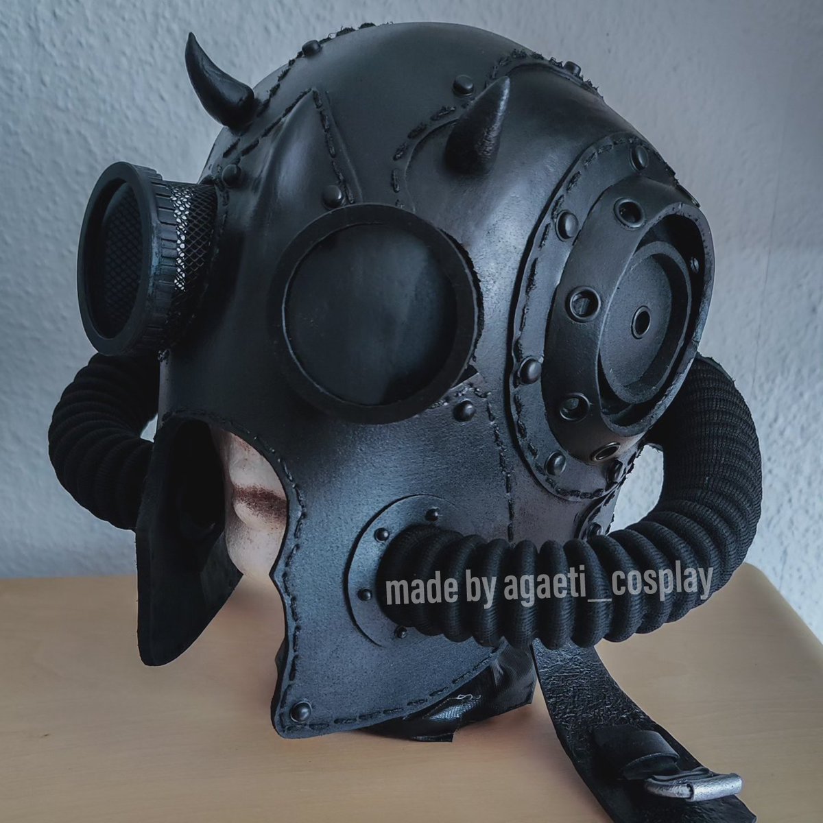 Agaetii's tweet photo. Just finished my impera helmet 😌✌️ #ghosttwt #nameless_ghouls #swissarmyghoul #swissghoul #thebandghost #anamelessghoul #froqueyourself #propmaking #foamsmith https://t.co/VRzg6cmTtE