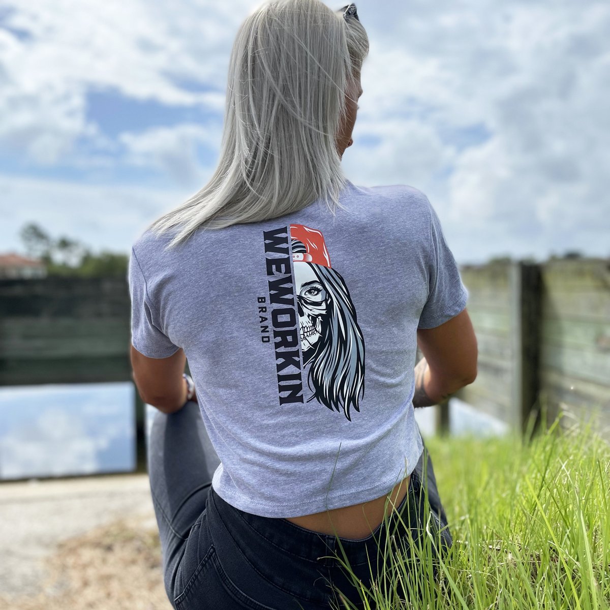 weworkinbrand's tweet photo. NEW Women’s CROP TEES! Grab 'em NOW!!!
Pick your fav TEE color THEN choose from [7]  different back graphic colors!

Shop here: https://t.co/wvNw2BfVA8 https://t.co/Twmh9XReI2