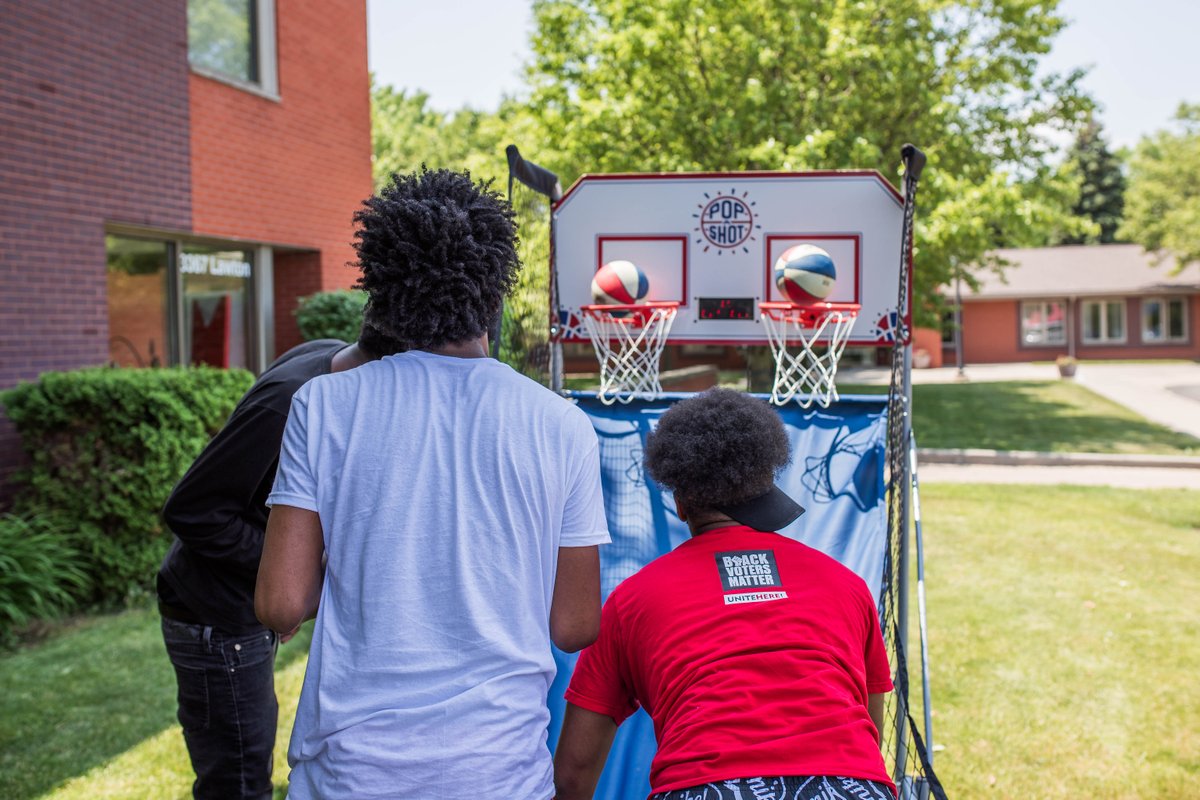 covenanthousemi's tweet photo. We had a ball last month at our Juneteenth event with Bill Bedrossian, our @CovenantHouse CEO! Thank you to everyone that contributed, attended, and made an impact on our residents. 

#CovenantHouse #Juneteenth #EndYouthHomelessness https://t.co/B8xyOdYxij