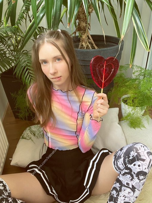 What will you lick?😇 https://t.co/oa0cijrWWn