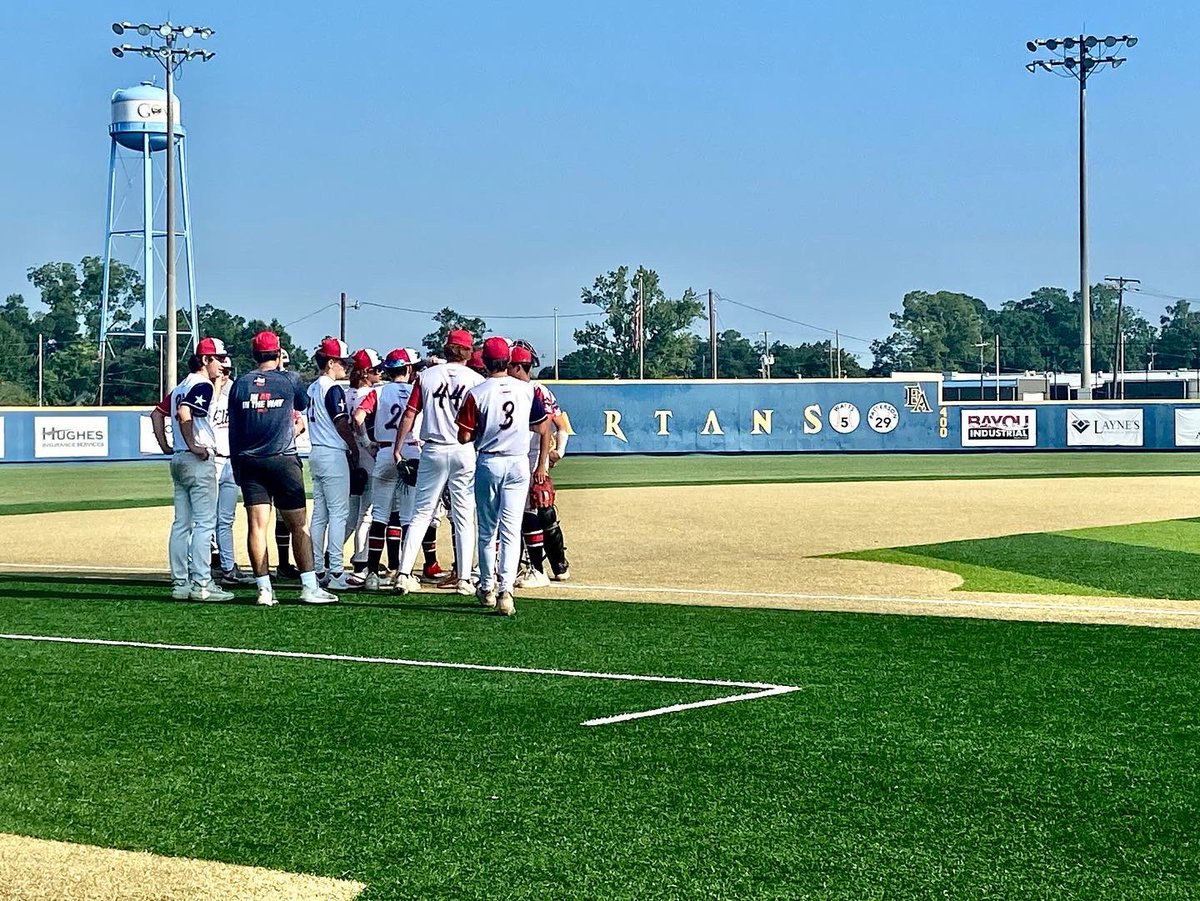 Thank you @RecruitMETx for another great and successful summer. Thank you to Coach @TOgnoskie and my teammates. It was such a pleasure competing with you all this summer and I look forward picking back up where we left off. @DadoRod25 @MichaelSirotka @kyle_holle