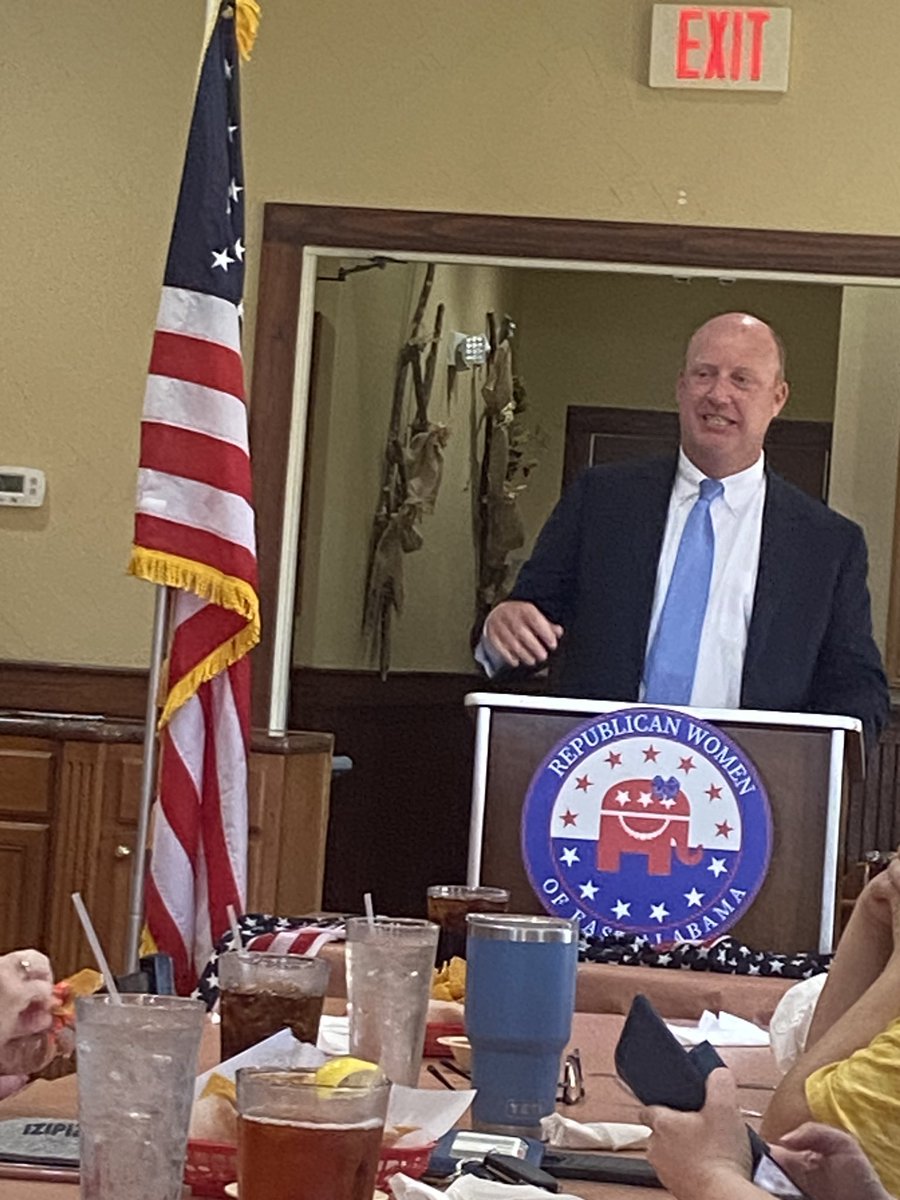 JudgeMinor's tweet photo. Honored & humbled to receive Lt. Gov. @willainsworthAL endorsement in my re-election campaign for the Alabama Court of Criminal Appeals today at the Republican Women of East Alabama luncheon. #KeepJudgeMinor #alpolitics #algop #ConservativeIntegrityService #RuleOfLaw https://t.co/zX4sIXjdyT