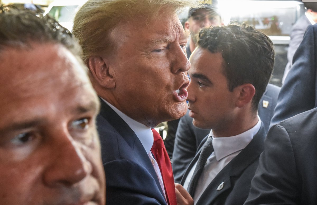 mtaibbi's tweet photo. Campaign 2024, Officially Chaos:
https://t.co/Z54L86Krl1 https://t.co/ZjWlgVxjNq